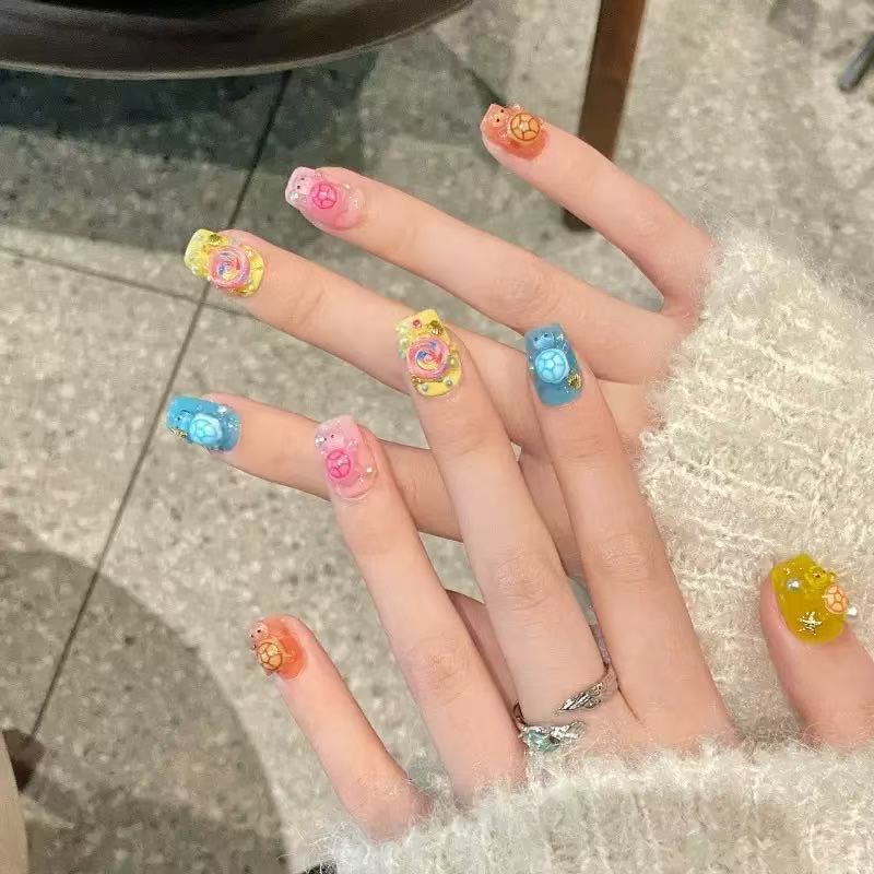 Resin Art And Decor - 100 mini-breloques en résine colorées en